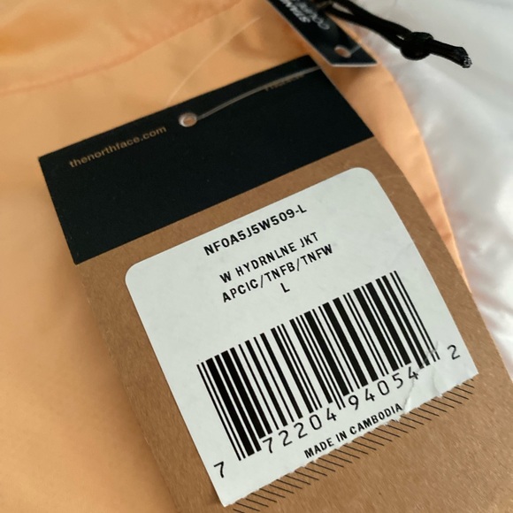 The North Face Hydrenaline 2000 jacket (L) in Apricot/Black - Picture 5 of 8